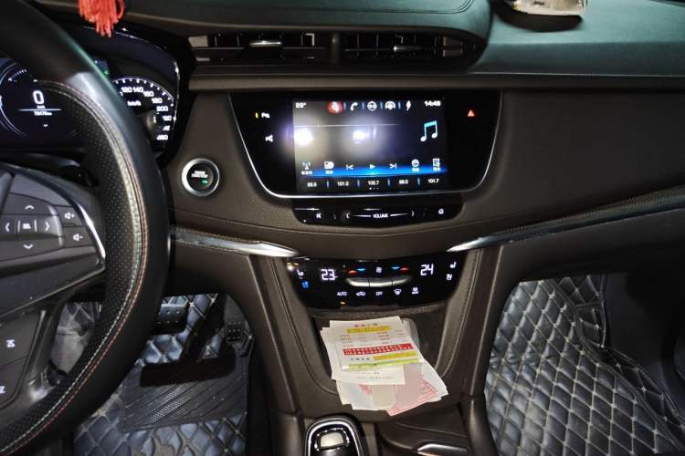 Used Cadillac XT5 2018 28E Four-Wheel Drive Leading Version Audio And AC Panel