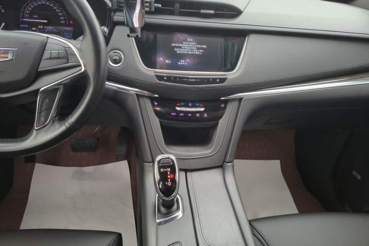 Used Cadillac XT5 2018 28E Four-Wheel Drive Tech Version Audio And AC Panel