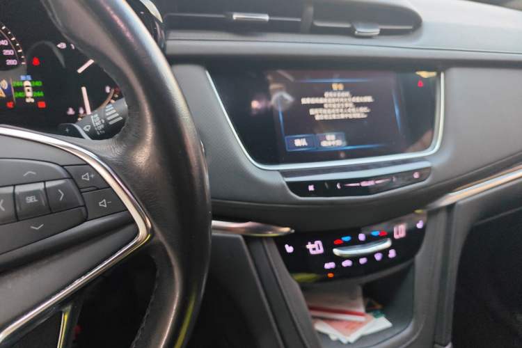 Used Cadillac XT5 2018 28E Four-Wheel Drive Tech Version Audio And AC Panel