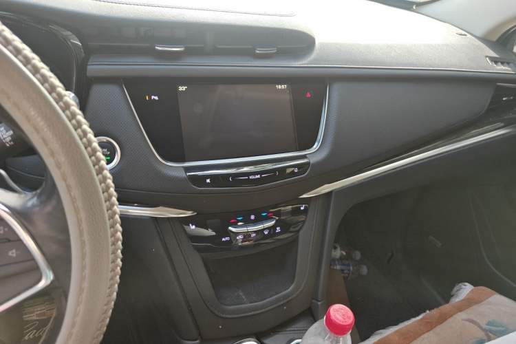 Used Cadillac XT5 2018 25T Luxury Model Audio And AC Panel