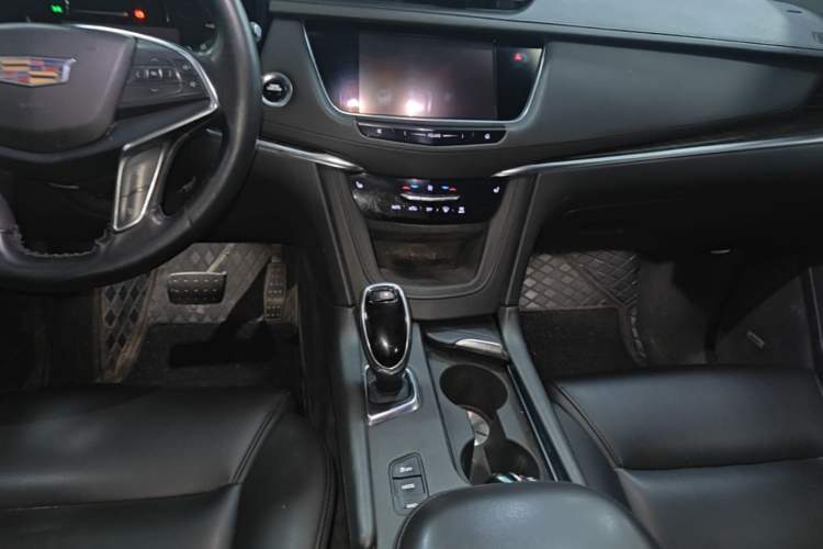 Used Cadillac XT5 2018 28E Four-Wheel Drive Tech Version Audio And AC Panel
