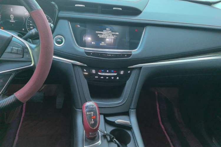 Used Cadillac XT5 2018 25T Luxury Model Audio And AC Panel