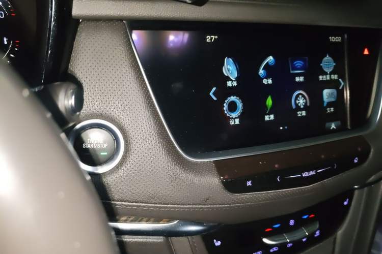 Used Cadillac XT5 2018 28E Four-Wheel Drive Tech Version Audio And AC Panel