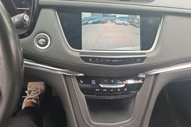 Used Cadillac XT5 2018 28E Four-Wheel Drive Tech Version Audio And AC Panel