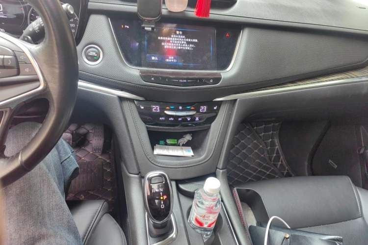 Used Cadillac XT5 2018 25T Luxury Model Audio And AC Panel