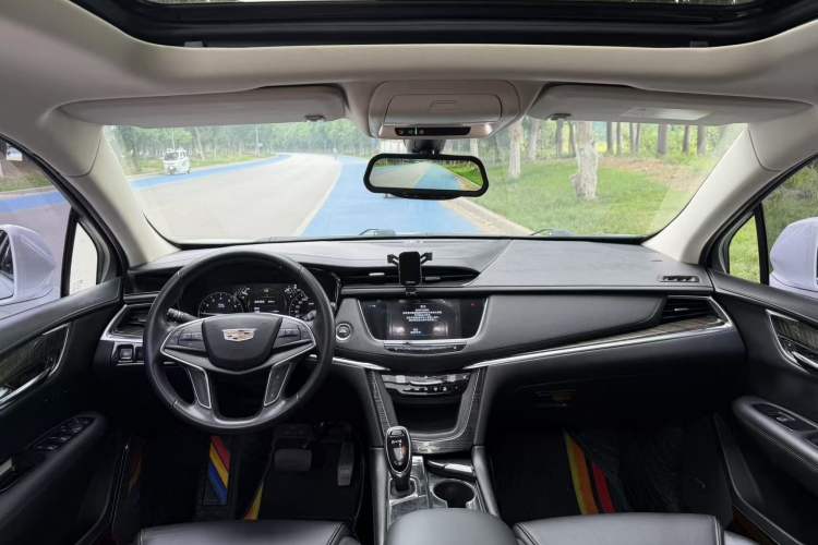 Used Cadillac XT5 2018 28T Four-Wheel Drive Luxury Model Audio And AC Panel