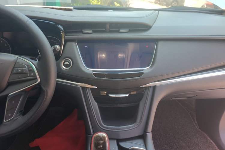 Used Cadillac XT5 2018 25T Luxury Model Audio And AC Panel