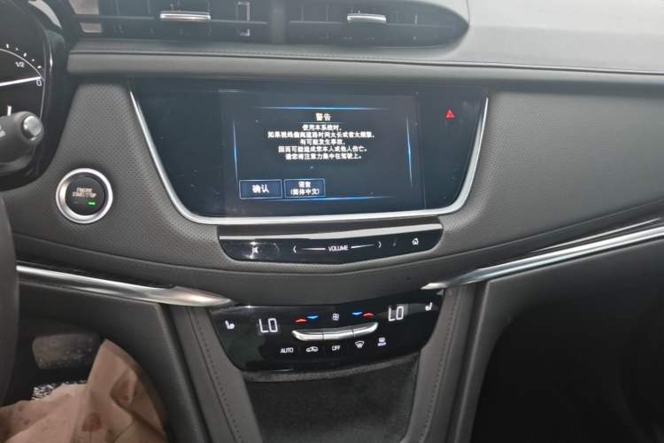Used Cadillac XT5 2018 28E Four-Wheel Drive Tech Version Audio And AC Panel
