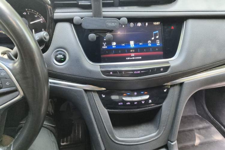 Used Cadillac XT5 2018 28E Four-Wheel Drive Tech Version Audio And AC Panel