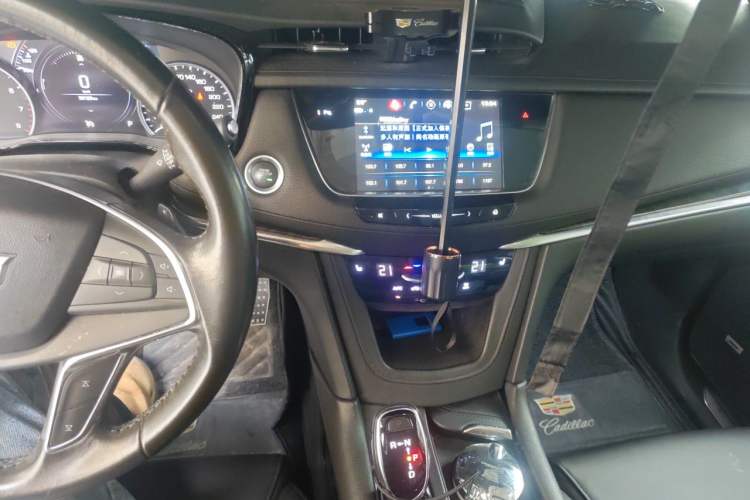Used Cadillac XT5 2018 25T Luxury Model Audio And AC Panel