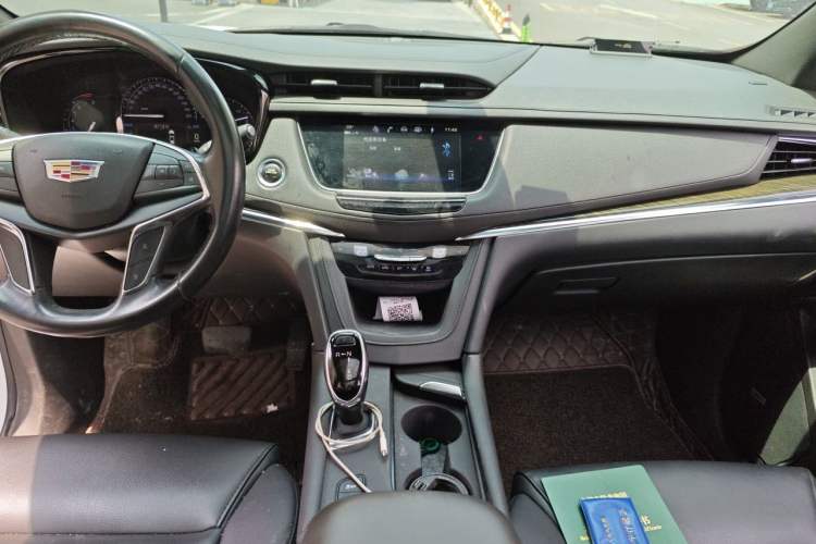 Used Cadillac XT5 2018 28E Four-Wheel Drive Tech Version Audio And AC Panel
