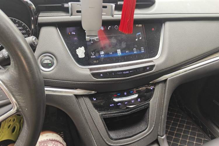Used Cadillac XT5 2018 25T Luxury Model Audio And AC Panel