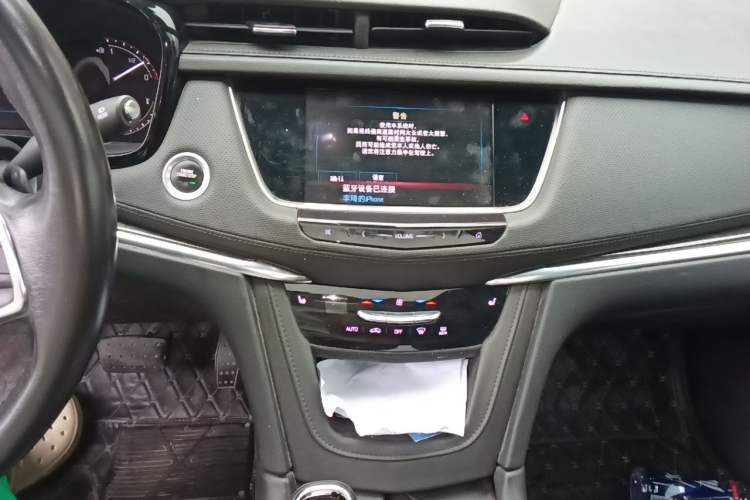 Used Cadillac XT5 2018 28E Four-Wheel Drive Tech Version Audio And AC Panel