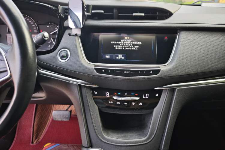 Used Cadillac XT5 2018 28E Four-Wheel Drive Tech Version Audio And AC Panel