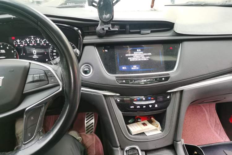 Used Cadillac XT5 2018 25T Luxury Model Audio And AC Panel