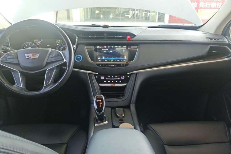 Used Cadillac XT5 2018 28T Four-Wheel Drive Luxury Model Audio And AC Panel