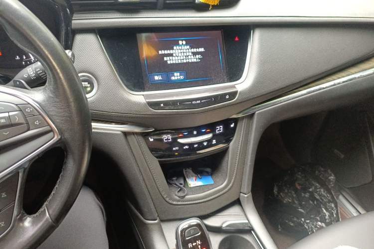 Used Cadillac XT5 2018 28E Four-Wheel Drive Tech Version Audio And AC Panel
