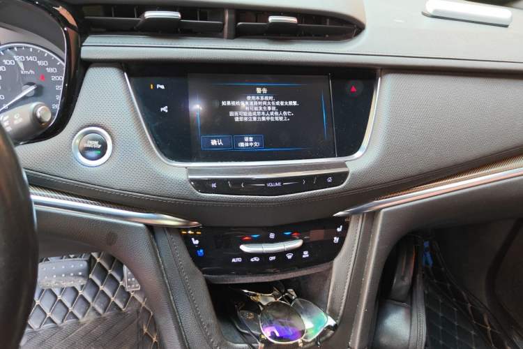 Used Cadillac XT5 2018 28E Four-Wheel Drive Leading Version Audio And AC Panel