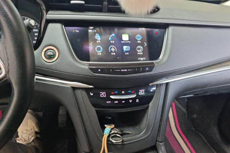 Used Cadillac XT5 2018 25T Luxury Model Audio And AC Panel