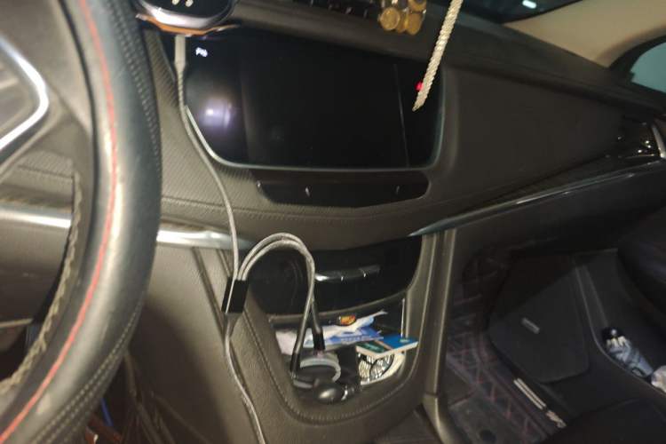 Used Cadillac XT5 2018 25T Luxury Model Audio And AC Panel