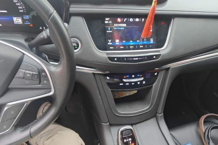 Used Cadillac XT5 2018 28E Four-Wheel Drive Tech Version Audio And AC Panel