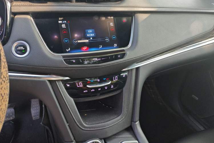 Used Cadillac XT5 2018 28E Four-Wheel Drive Tech Version Audio And AC Panel