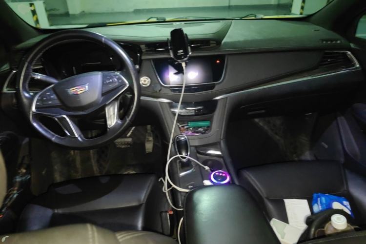 Used Cadillac XT5 2018 28E Four-Wheel Drive Tech Version Center Console