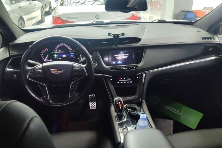 Used Cadillac XT5 2018 28E Four-Wheel Drive Tech Version Center Console