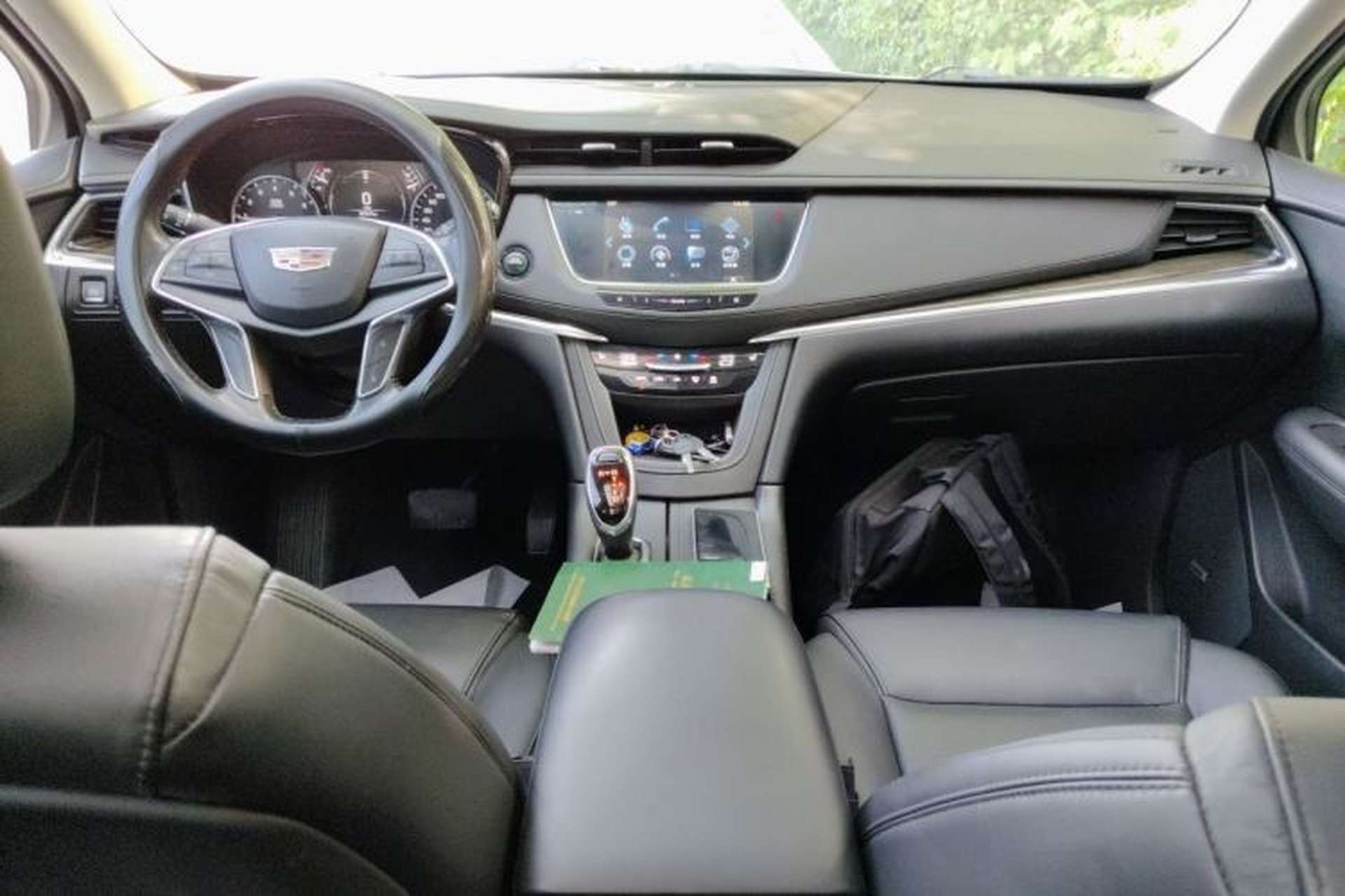 Used Cadillac XT5 2018 25T Luxury Model Center Console