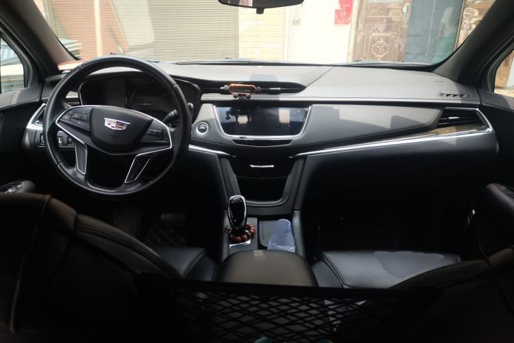 Used Cadillac XT5 2018 25T Tech Model Center Console