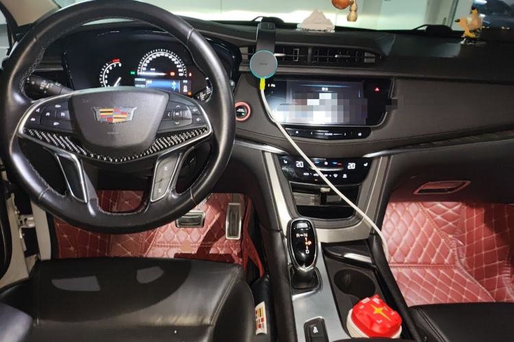 Used Cadillac XT5 2018 25T Luxury Model Center Console