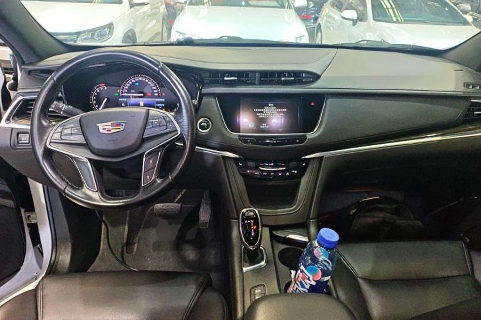 Used Cadillac XT5 2018 28E Four-Wheel Drive Tech Version Center Console