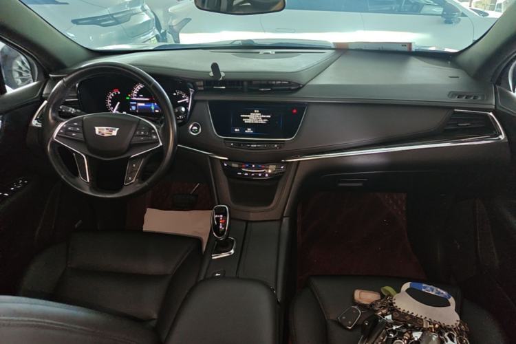 Used Cadillac XT5 2018 28E Four-Wheel Drive Tech Version Center Console