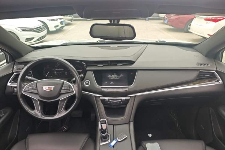 Used Cadillac XT5 2018 28E Four-Wheel Drive Tech Version Center Console