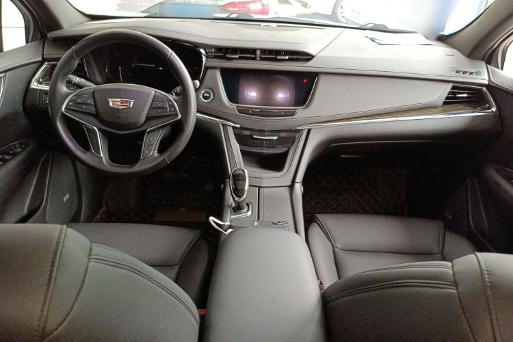 Used Cadillac XT5 2018 25T Tech Model Center Console