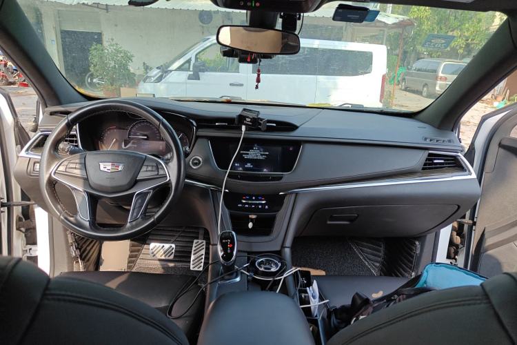 Used Cadillac XT5 2018 25T Tech Model Center Console