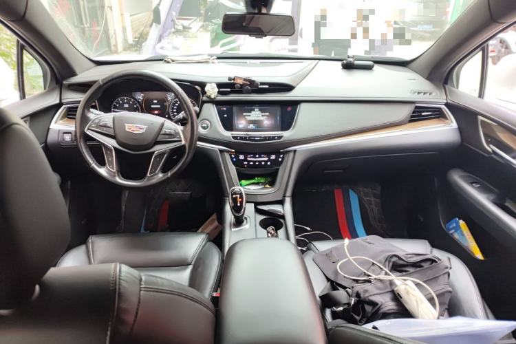 Used Cadillac XT5 2018 28E Four-Wheel Drive Tech Version Center Console