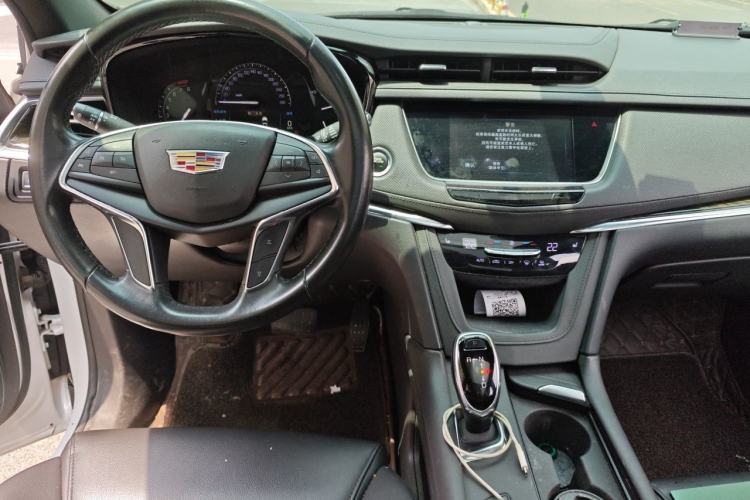 Used Cadillac XT5 2018 28E Four-Wheel Drive Tech Version Center Console