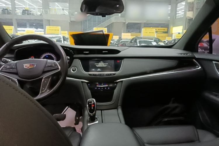 Used Cadillac XT5 2018 28E Four-Wheel Drive Tech Version Center Console