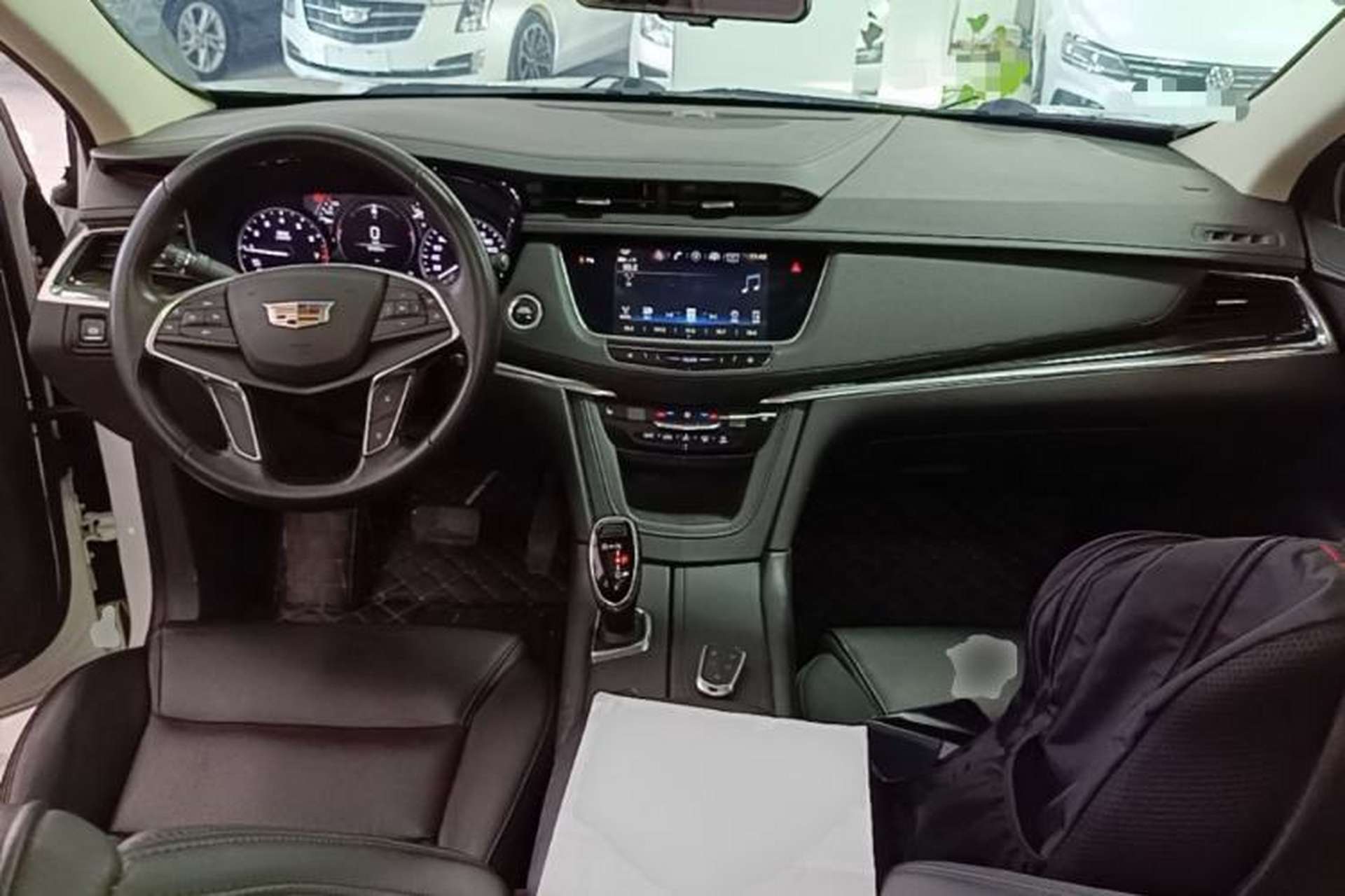 Used Cadillac XT5 2018 25T Luxury Model Center Console