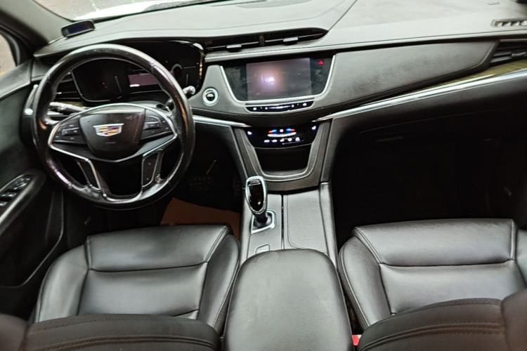 Used Cadillac XT5 2018 28E Four-Wheel Drive Tech Version Center Console