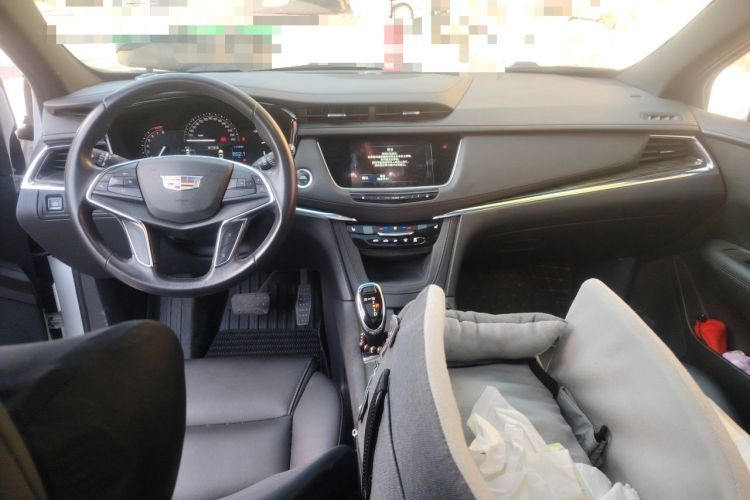 Used Cadillac XT5 2018 28E Four-Wheel Drive Tech Version Center Console