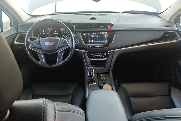 Used Cadillac XT5 2018 28T Four-Wheel Drive Luxury Model Center Console