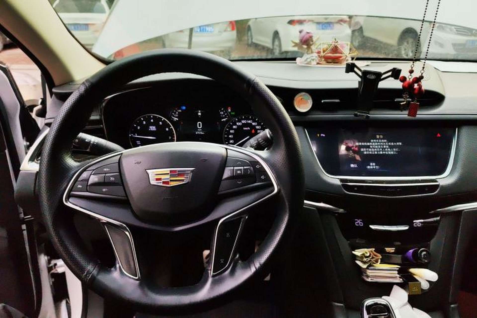 Used Cadillac XT5 2018 25T Luxury Model Center Console