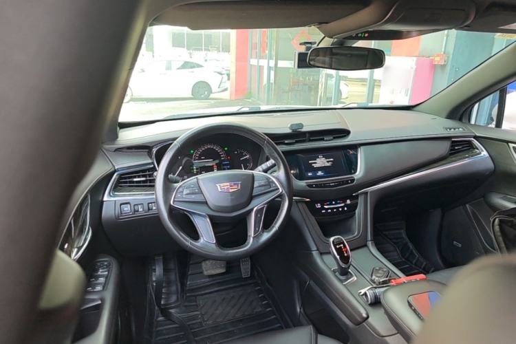 Used Cadillac XT5 2018 25T Tech Model Center Console