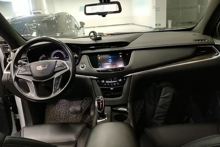 Used Cadillac XT5 2018 28E Four-Wheel Drive Tech Version Center Console