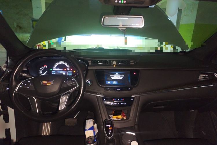 Used Cadillac XT5 2018 28E Four-Wheel Drive Tech Version Center Console