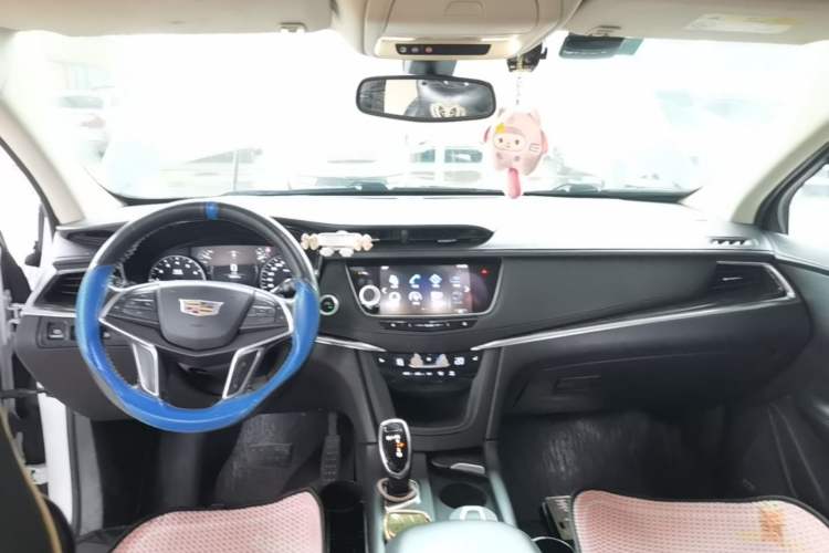 Used Cadillac XT5 2018 25T Luxury Model Center Console