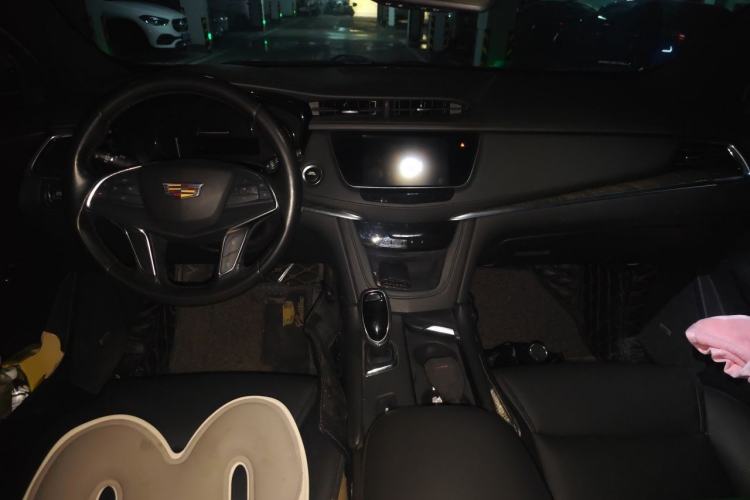 Used Cadillac XT5 2018 25T Tech Model Center Console