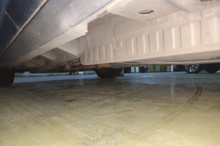 Used Cadillac XT5 2018 28E Four-Wheel Drive Tech Version Chassis Rear Left